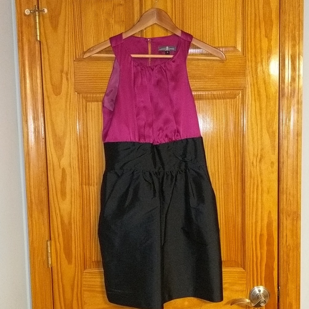Alexia Admor pink and black dress